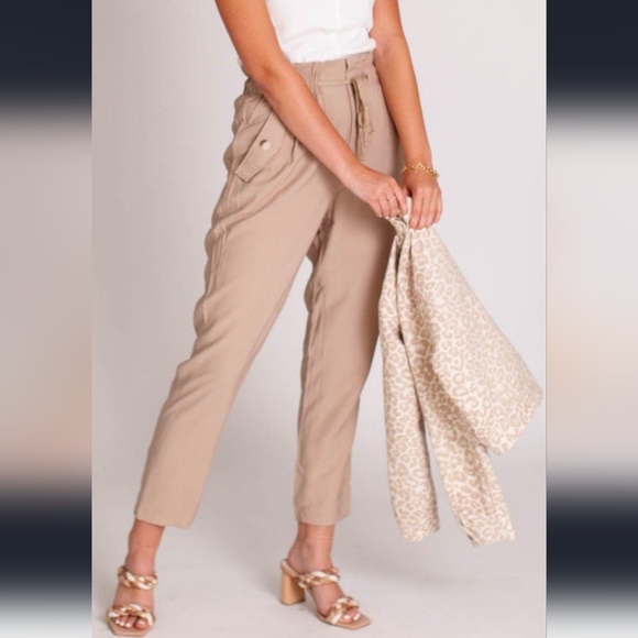 New Khaki Solid Color Pants - Picture 4 of 7